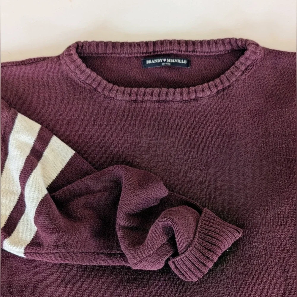 Brandy Melville Cropped Cotton Crewneck  Sweater Burgundy with White Stripes